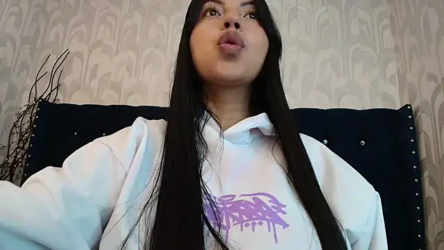 Snapshot of CarolineBrunx chatting on 03.10.26 CarolineBrunx online show from 03.10.26