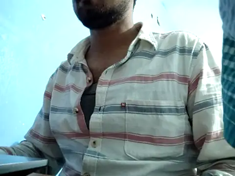 Snapshot of Ishan003 chatting on 12.18.25 Ishan003 online show from 12.18.25