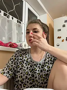 Snapshot of sexyy_girl_ chatting on 12.14.24 sexyy girl online show from 12.14.24