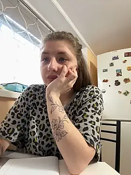 Snapshot of sexyy_girl_ chatting on 03.15.25 sexyy girl online show from 03.15.25