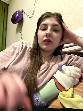 Snapshot of sexyy_girl_ chatting on 12.16.25 sexyy girl online show from 12.16.25