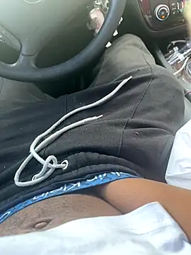 Snapshot of sneakylink13__ chatting on 10.18.25 sneakylink13   online show from 10.18.25