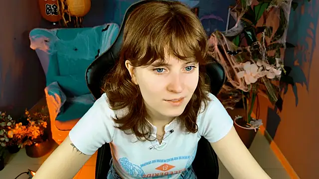 LolaAsmus online show from 10.22.25