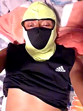 Snapshot of Jovende28 chatting on 10.30.25 Jovende28 online show from 10.30.25