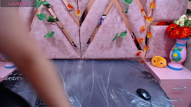 CataleyaLars20 online show from 02.28.25