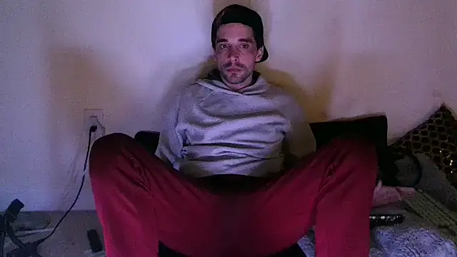Snapshot of SirCharlesXXX chatting on 01.28.25 SirCharlesXXX online show from 01.28.25