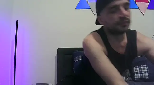Snapshot of SirCharlesXXX chatting on 02.20.25 SirCharlesXXX online show from 02.20.25