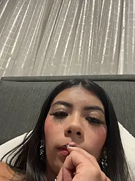 NattGomez online show from 01.05.25