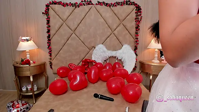 SoffiQueen online show from 02.09.25