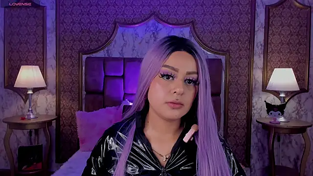 SoffiQueen online show from 09.19.25