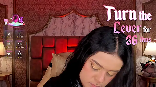 SoffiQueen online show from 01.09.26