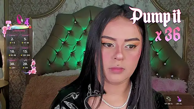 SoffiQueen online show from 05.18.26