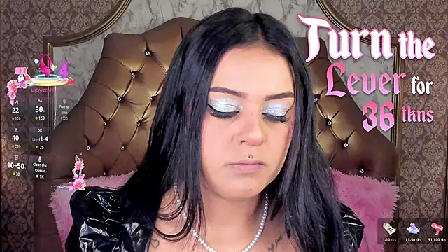 SoffiQueen online show from 06.05.26