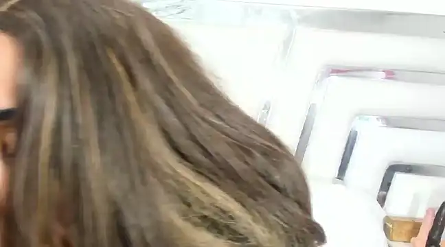 SaraaJhons online show from 02.24.25