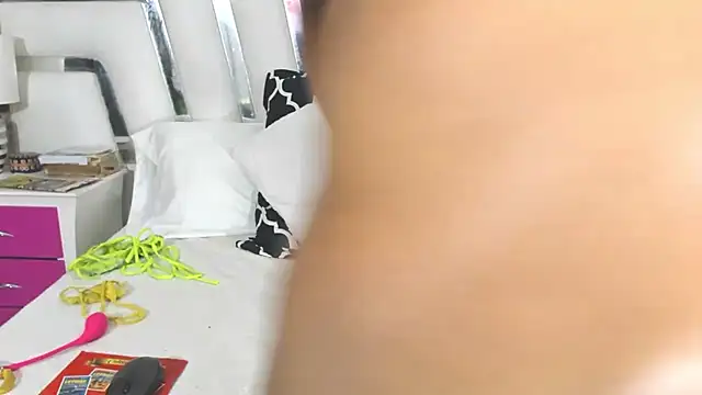 SaraaJhons online show from 03.15.25