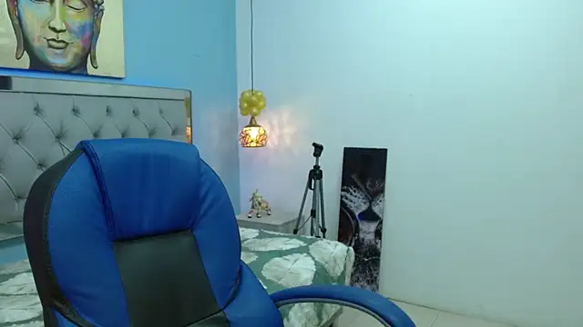 Snapshot of JackSwan18 chatting on 12.22.24 JackSwan18 online show from 12.22.24