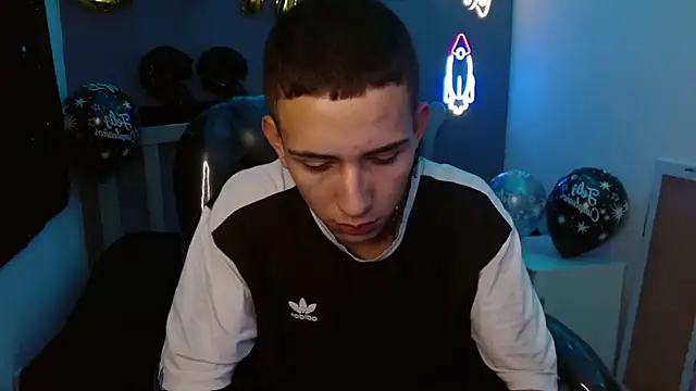 Snapshot of JackSwan18 chatting on 01.04.25 JackSwan18 online show from 01.04.25