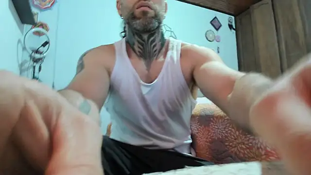 Snapshot of Antoniohot2024 chatting on 12.28.24 Antoniohot2024 online show from 12.28.24