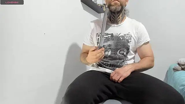 Snapshot of Antoniohot2024 chatting on 03.18.25 Antoniohot2024 online show from 03.18.25