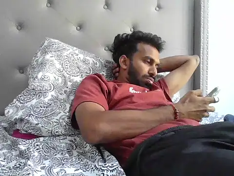 Snapshot of skinny__boy__ chatting on 11.04.25 skinny boy online show from 11.04.25