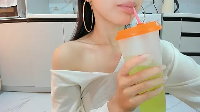 Mia Meow  online show from 07.29.26