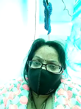 Snapshot of heenage chatting on 12.22.24 heenage online show from 12.22.24