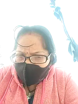 Snapshot of heenage chatting on 12.24.24 heenage online show from 12.24.24