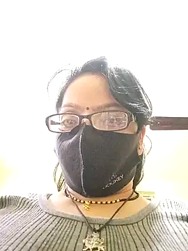 Snapshot of heenage chatting on 02.07.25 heenage online show from 02.07.25