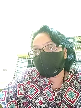 Snapshot of heenage chatting on 02.12.25 heenage online show from 02.12.25