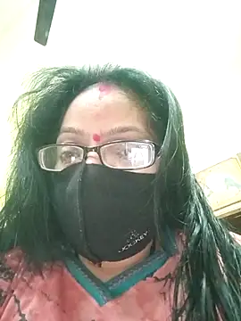 Snapshot of heenage chatting on 02.21.25 heenage online show from 02.21.25