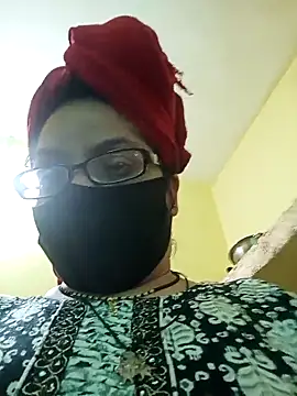 Snapshot of heenage chatting on 03.06.25 heenage online show from 03.06.25