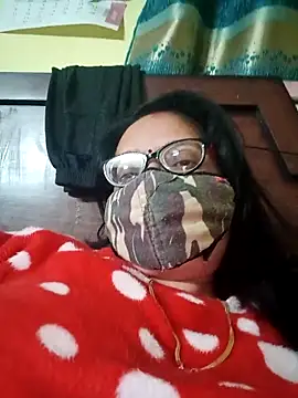 Snapshot of heenage chatting on 11.19.25 heenage online show from 11.19.25