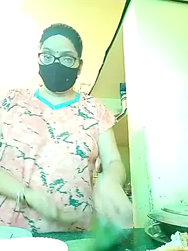 Snapshot of heenage chatting on 01.12.26 heenage online show from 01.12.26