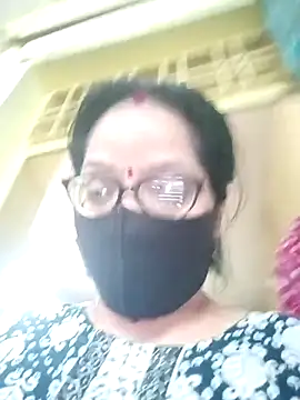 Snapshot of heenage chatting on 02.10.26 heenage online show from 02.10.26