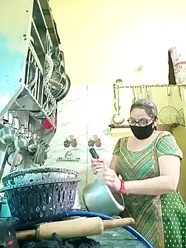 Snapshot of heenage chatting on 02.26.26 heenage online show from 02.26.26