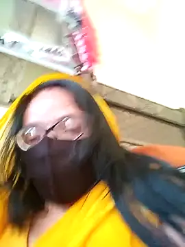 Snapshot of heenage chatting on 03.27.26 heenage online show from 03.27.26