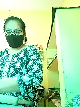 Snapshot of heenage chatting on 03.28.26 heenage online show from 03.28.26