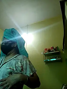 Snapshot of heenage chatting on 03.30.26 heenage online show from 03.30.26