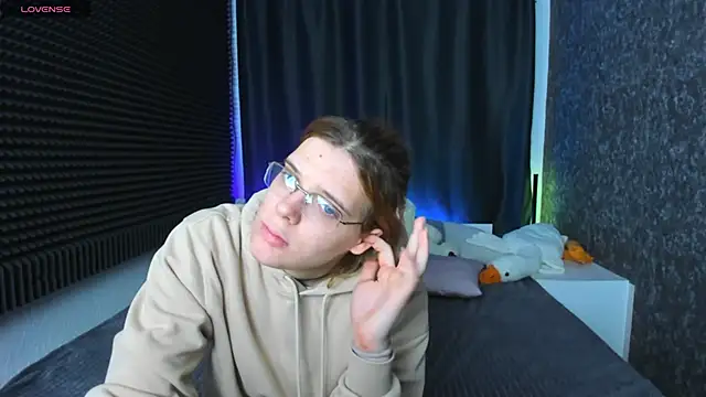 KIKI Krash online show from 01.30.25