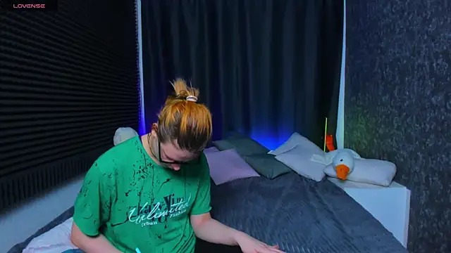 KIKI Krash online show from 02.27.25