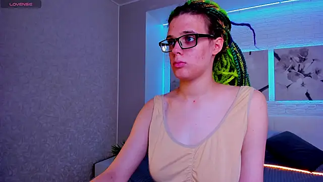 KIKI Krash online show from 09.12.25