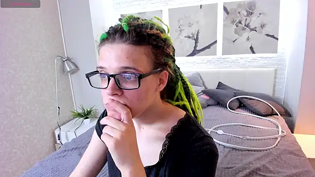 KIKI Krash online show from 09.14.25