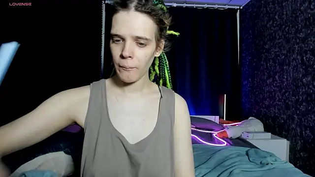 KIKI Krash online show from 12.23.25