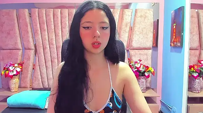 Snapshot of Nathalia_Reyes chatting on 12.15.24 Nathalia Reyes online show from 12.15.24