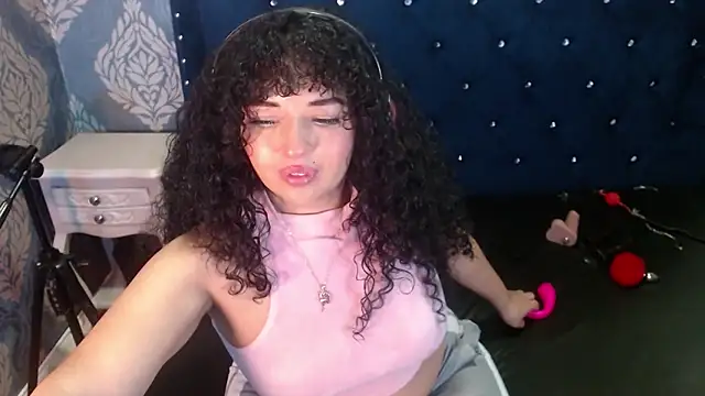 Sofiacowperx online show from 05.26.26