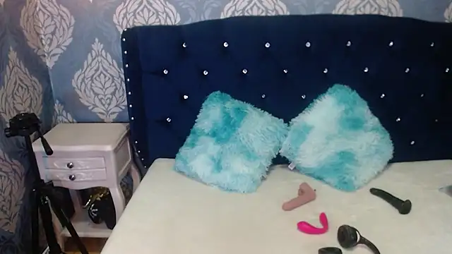 Sofiacowperx online show from 07.10.26