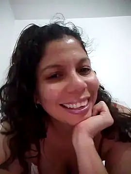Snapshot of Carliina_Soussa chatting on 02.04.25 Carliina Soussa online show from 02.04.25