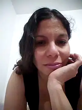 Snapshot of Carliina_Soussa chatting on 02.11.25 Carliina Soussa online show from 02.11.25