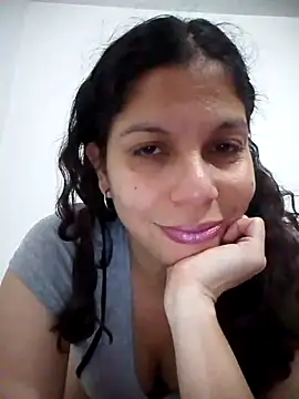 Snapshot of Carliina_Soussa chatting on 02.13.25 Carliina Soussa online show from 02.13.25
