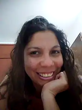 Snapshot of Carliina_Soussa chatting on 03.04.25 Carliina Soussa online show from 03.04.25